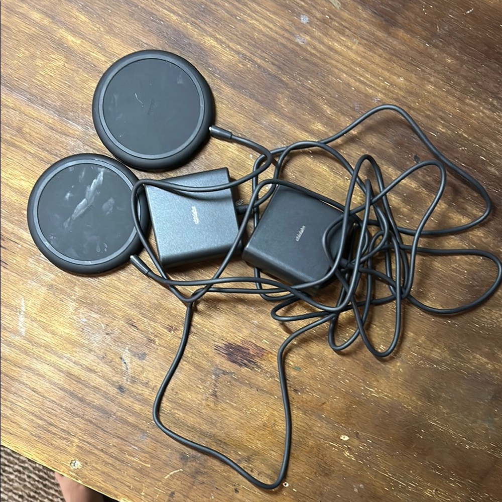 Black Wireless Phone Chargers